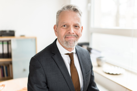 Dr. Christoph Golsong